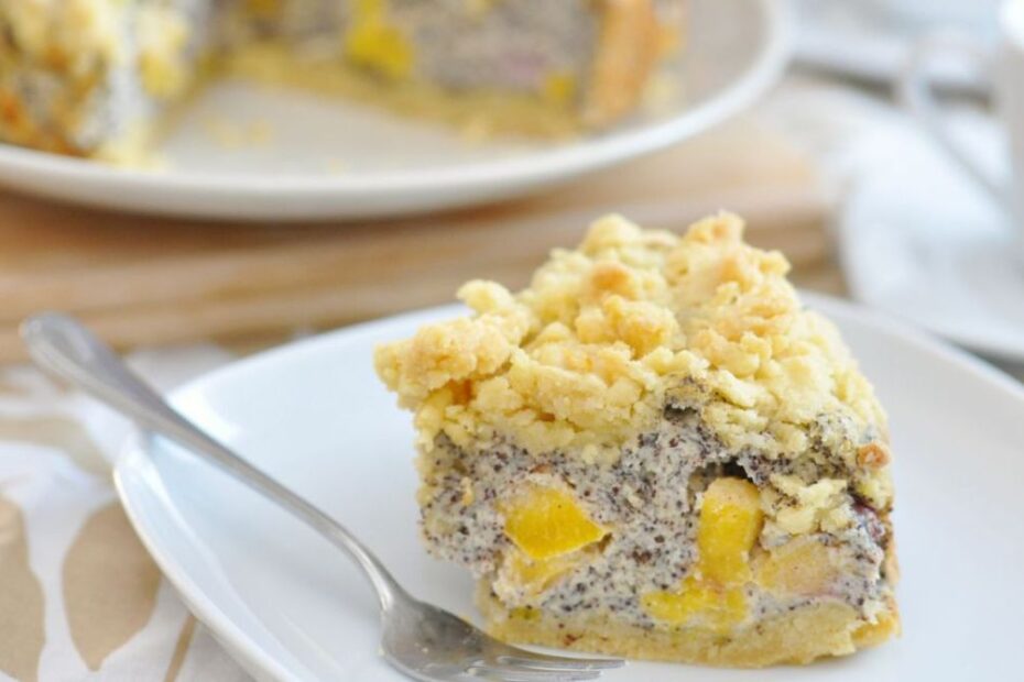 Makovo-broskyňový koláč s posýpkou, recept na dezert, ktorý poteší každého